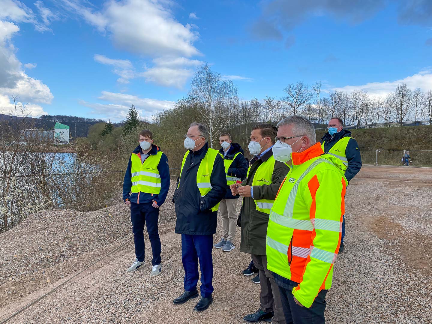 Ministerpräsident Stephan Weil zu Besuch im Kieswerk Lammert und Reese
